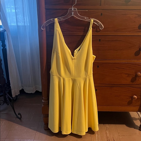 Lulus Yellow Sundress - Picture 2 of 4